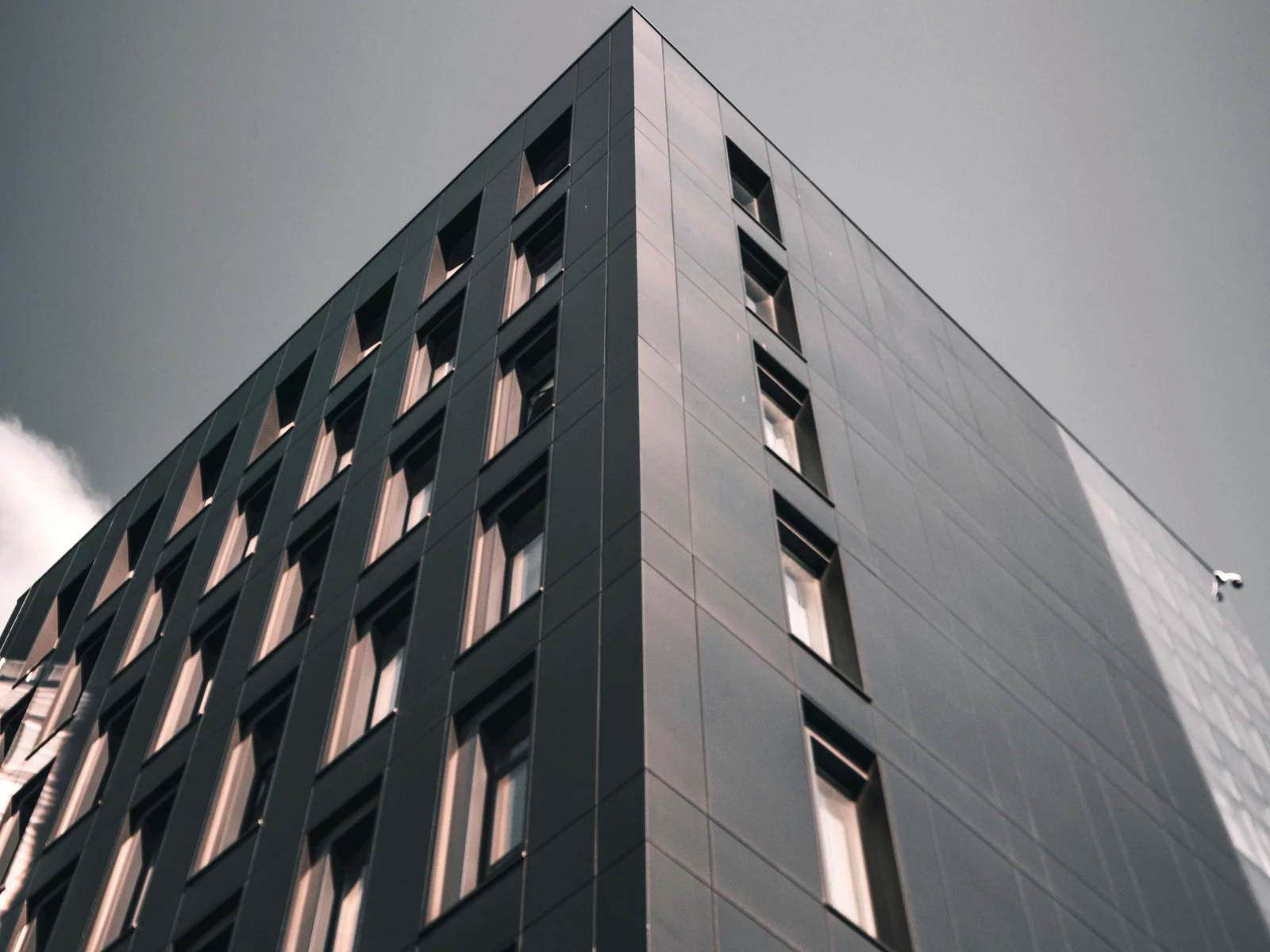 Fassade eines modernen Geschäftsgebäudes